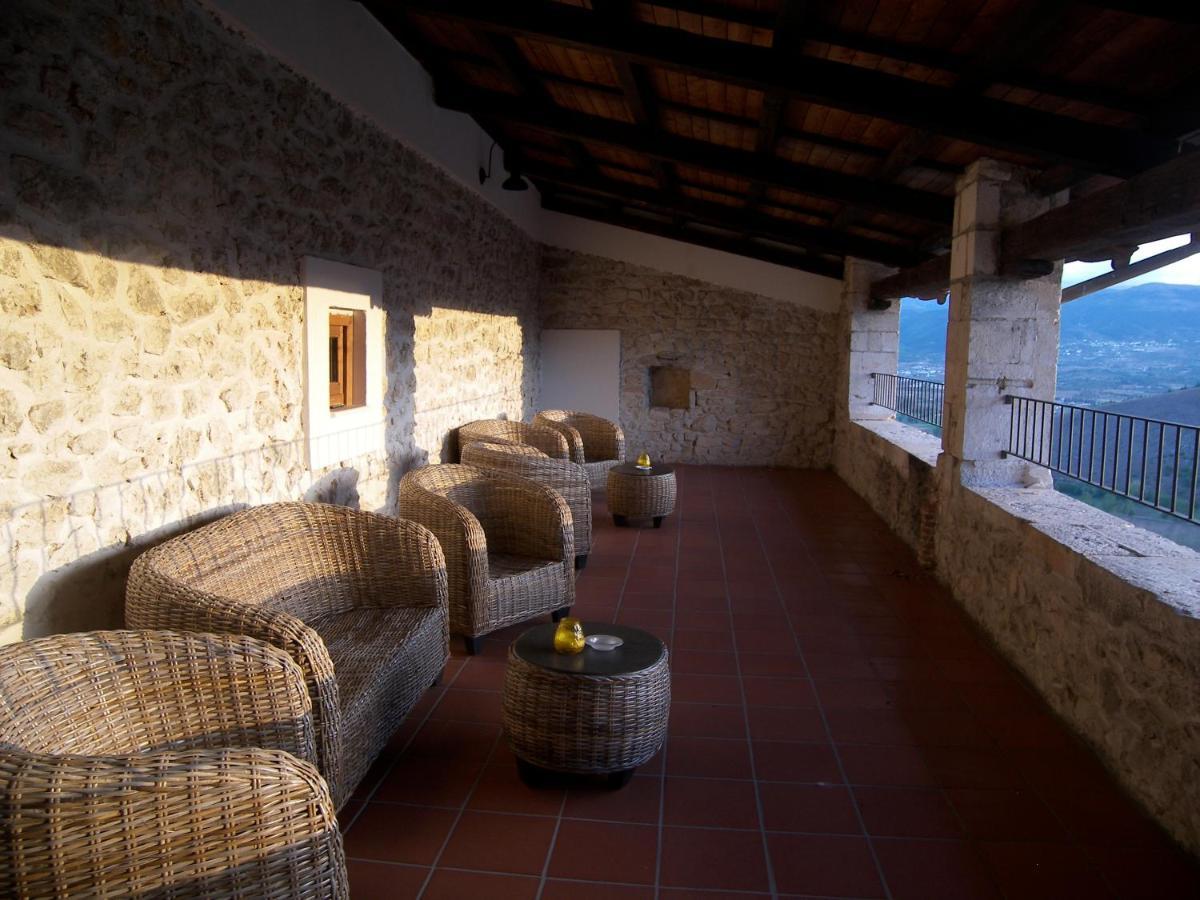 Отель Monastero Fortezza Di Santo Spirito Fossa Экстерьер фото