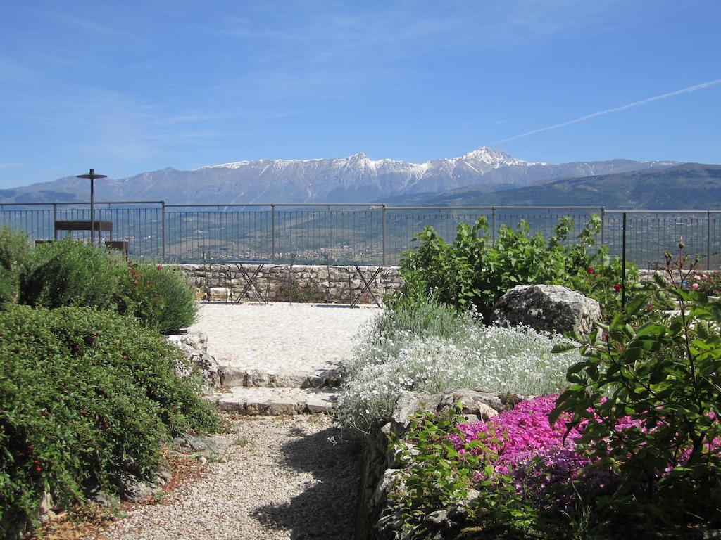 Отель Monastero Fortezza Di Santo Spirito Fossa Экстерьер фото