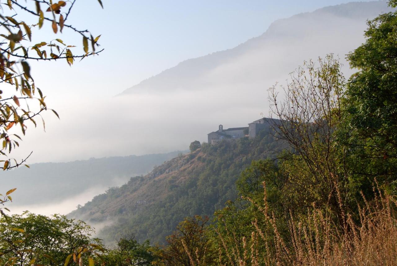 Отель Monastero Fortezza Di Santo Spirito Fossa Экстерьер фото